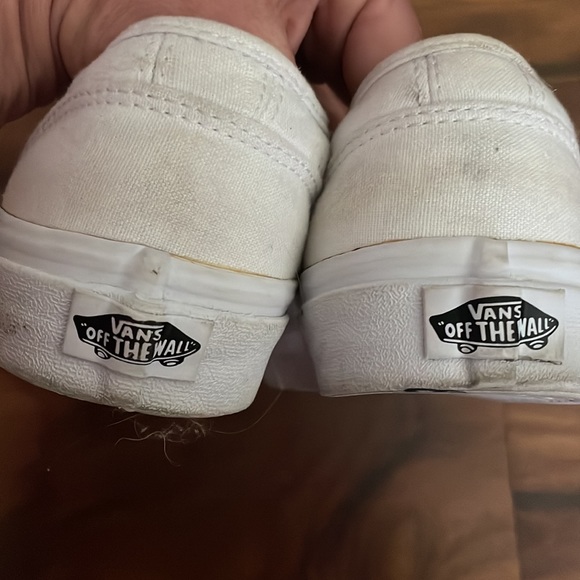 White vans - Picture 3 of 5